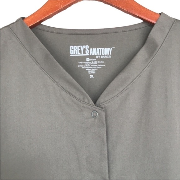 Grey's Anatomy By Barco Long Sleeve 3 Pocket Warm Up Scrub Jacket‎ - Picture 3 of 13